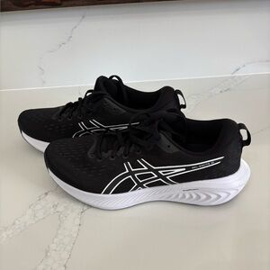 Asics Black and White Ortholite size 9 Athletic Shoes